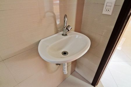 Casa à venda com 250m², 4 quartos e 4 vagas Casa à venda com 250m², 4 quartos e 4 vagasLavabo