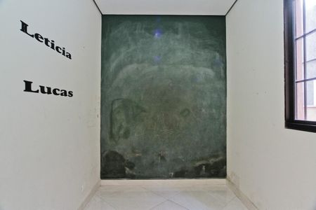 Casa à venda com 250m², 4 quartos e 4 vagas Casa à venda com 250m², 4 quartos e 4 vagasEscritório