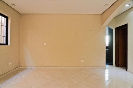 Casa à venda com 250m², 4 quartos e 4 vagas Casa à venda com 250m², 4 quartos e 4 vagasSala