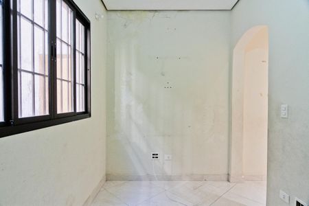 Casa à venda com 250m², 4 quartos e 4 vagas Casa à venda com 250m², 4 quartos e 4 vagasEscritório