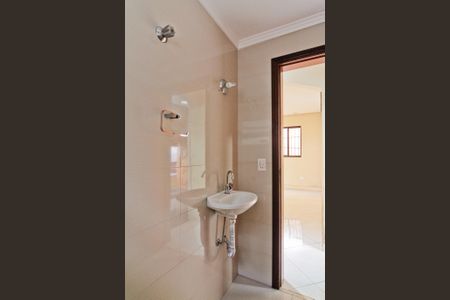 Casa à venda com 250m², 4 quartos e 4 vagas Casa à venda com 250m², 4 quartos e 4 vagasLavabo