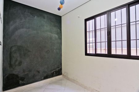 Casa à venda com 250m², 4 quartos e 4 vagas Casa à venda com 250m², 4 quartos e 4 vagasEscritório