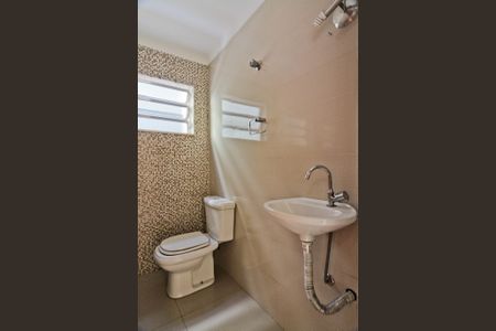 Casa à venda com 250m², 4 quartos e 4 vagas Casa à venda com 250m², 4 quartos e 4 vagasLavabo