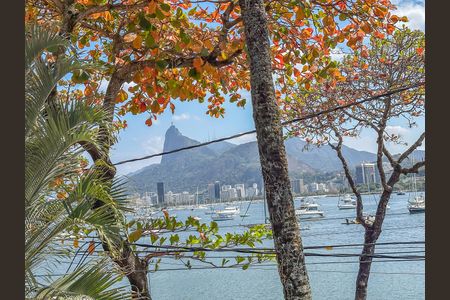 Casa à venda com 395m², 5 quartos e 1 vagaSuíte 1