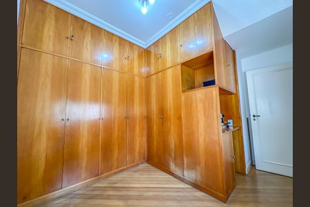 Casa à venda com 395m², 5 quartos e 1 vagaQuarto 2