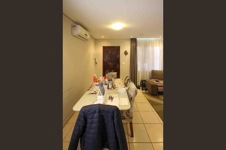 Casa à venda com 330m², 3 quartos e 2 vagas Casa à venda com 330m², 3 quartos e 2 vagasSala de Jantar