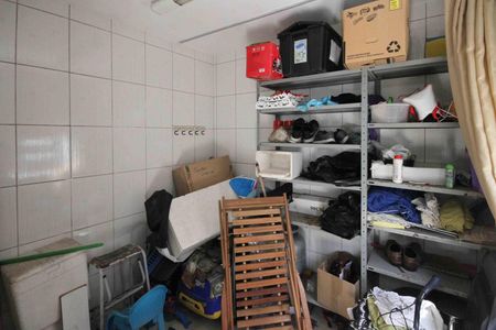 Casa à venda com 330m², 3 quartos e 2 vagas Casa à venda com 330m², 3 quartos e 2 vagasQuarto de Serviço