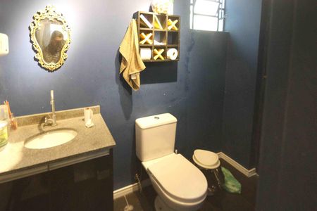 Casa à venda com 330m², 3 quartos e 2 vagas Casa à venda com 330m², 3 quartos e 2 vagasEdícula -Banheiro