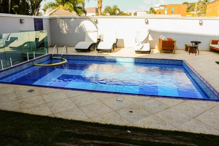 Casa de condomínio para alugar com 390m², 5 quartos e 5 vagas Casa de condomínio para alugar com 390m², 5 quartos e 5 vagasÁrea Externa