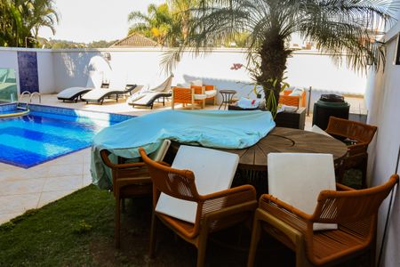 Casa de condomínio para alugar com 390m², 5 quartos e 5 vagas Casa de condomínio para alugar com 390m², 5 quartos e 5 vagasÁrea Externa