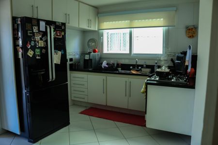 Casa de condomínio para alugar com 390m², 5 quartos e 5 vagas Casa de condomínio para alugar com 390m², 5 quartos e 5 vagasCozinha