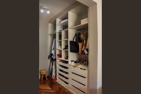 Casa de condomínio para alugar com 390m², 5 quartos e 5 vagas Casa de condomínio para alugar com 390m², 5 quartos e 5 vagasSuíte 1 Closet