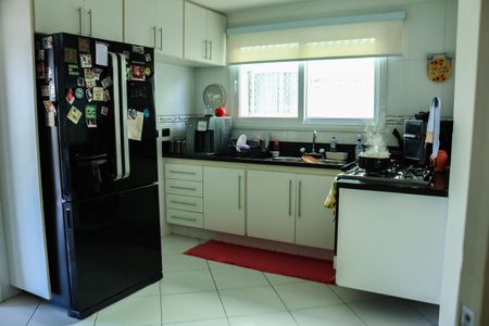 Casa de condomínio para alugar com 390m², 5 quartos e 5 vagas Casa de condomínio para alugar com 390m², 5 quartos e 5 vagasCozinha