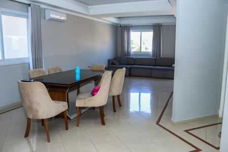 Sala de casa de condomínio para alugar com 5 quartos, 390m² em Jardim Sao Paulo Ii, Cotia