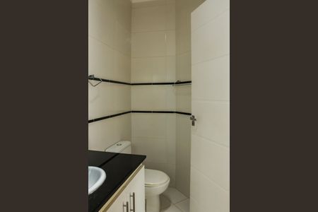 Casa de condomínio para alugar com 390m², 5 quartos e 5 vagas Casa de condomínio para alugar com 390m², 5 quartos e 5 vagasBanheiro da Suíte 2