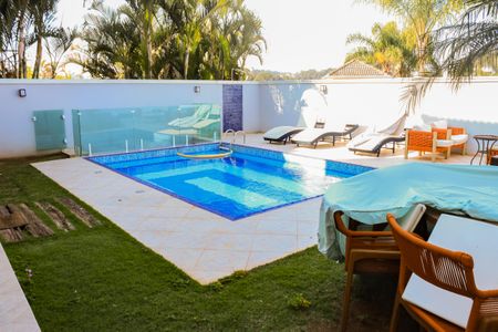 Casa de condomínio para alugar com 390m², 5 quartos e 5 vagas Casa de condomínio para alugar com 390m², 5 quartos e 5 vagasÁrea Externa