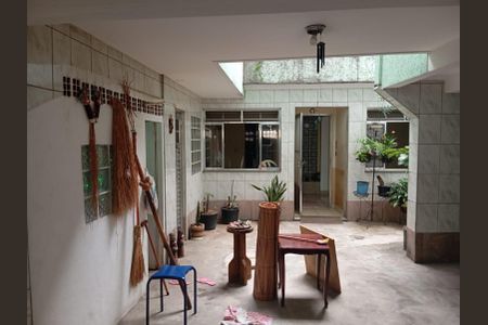 Casa para alugar com 1200m², 3 quartos e 4 vagasQuintal inferior