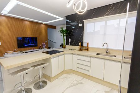 Apartamento à venda com 160m², 3 quartos e 2 vagasCozinha