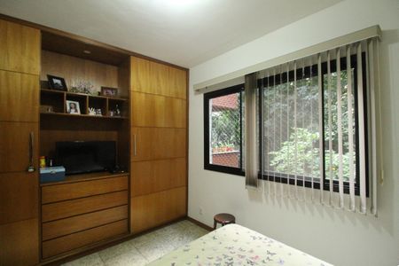 Apartamento à venda com 107m², 4 quartos e 2 vagasSuíte