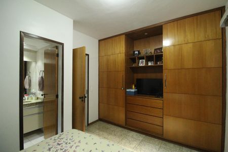 Apartamento à venda com 107m², 4 quartos e 2 vagasSuíte