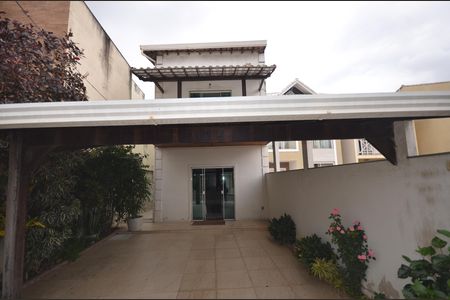 Garagem de casa de condomínio para alugar com 3 quartos, 225m² em Campo Grande, Rio de Janeiro