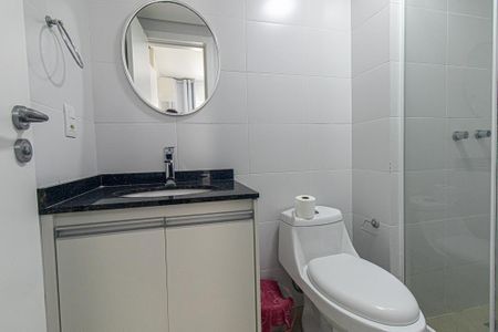 Banheiro da Suite de apartamento para alugar com 1 quarto, 57m² em Água Verde, Curitiba