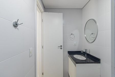Apartamento para alugar com 57m², 1 quarto e sem vagaBanheiro da Suite