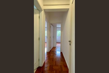 Corredor de apartamento para alugar com 2 quartos, 120m² em Vila Madalena, São Paulo