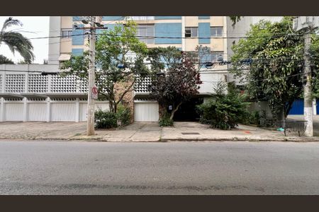 Apartamento para alugar com 120m², 2 quartos e 1 vagaFachada