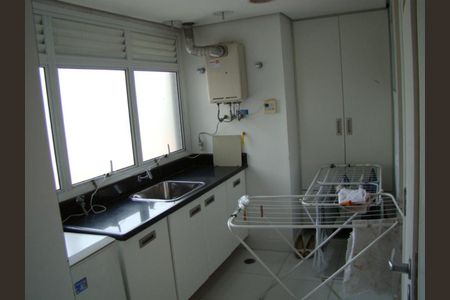 Apartamento à venda com 220m², 3 quartos e 4 vagasFoto 02