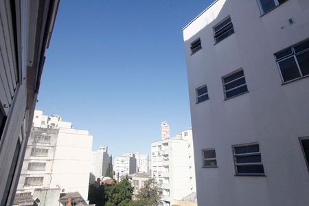 Sala Vista de apartamento à venda com 1 quarto, 43m² em Centro Histórico, Porto Alegre