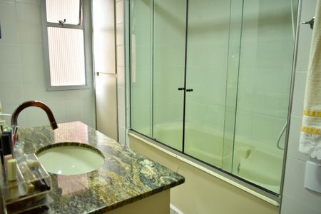 Apartamento à venda com 104m², 2 quartos e 1 vaga Apartamento à venda com 104m², 2 quartos e 1 vagaBanheiro da Suíte