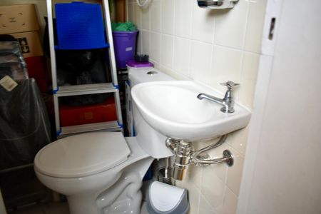 Apartamento à venda com 104m², 2 quartos e 1 vaga Apartamento à venda com 104m², 2 quartos e 1 vagaBanheiro de serviço