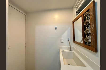 Apartamento para alugar com 90m², 3 quartos e sem vaga Apartamento para alugar com 90m², 3 quartos e sem vagaBanheiro social
