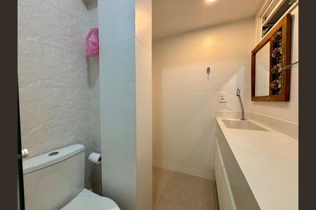 Apartamento para alugar com 90m², 3 quartos e sem vaga Apartamento para alugar com 90m², 3 quartos e sem vagaBanheiro social