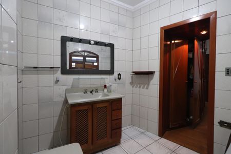 Casa à venda com 400m², 6 quartos e 3 vagasBanheiro da Suíte 1