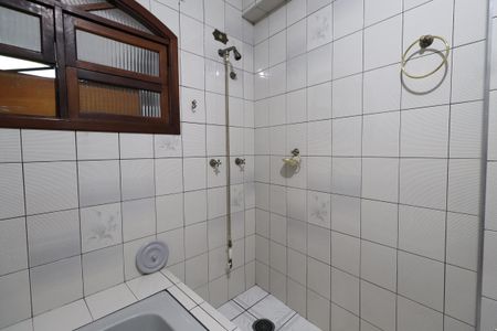 Casa à venda com 400m², 6 quartos e 3 vagasBanheiro da Suíte 1