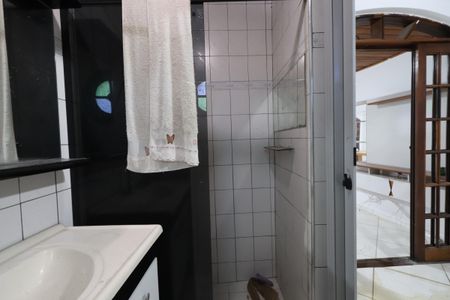 Casa à venda com 400m², 6 quartos e 3 vagasBanheiro da Suíte 4