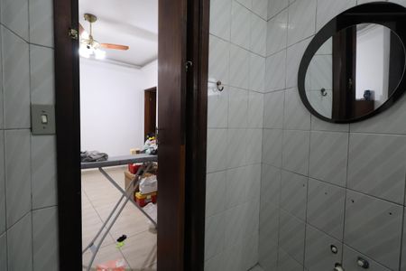 Casa à venda com 400m², 6 quartos e 3 vagasBanheiro da Suíte 2