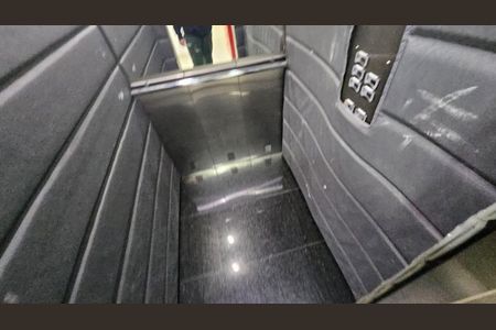 Apartamento à venda com 50m², 2 quartos e sem vaga Apartamento à venda com 50m², 2 quartos e sem vagaElevador