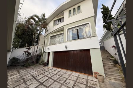 Casa à venda com 428m², 4 quartos e 5 vagasEntrada