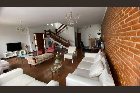 Casa à venda com 428m², 4 quartos e 5 vagasSala