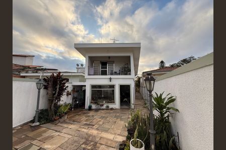 Casa à venda com 428m², 4 quartos e 5 vagasÁrea Externa