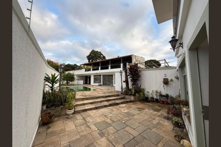 Casa à venda com 428m², 4 quartos e 5 vagasÁrea Externa