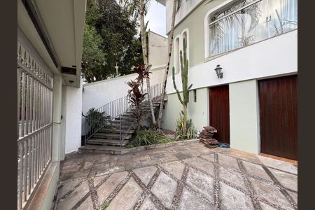 Casa à venda com 428m², 4 quartos e 5 vagasEntrada