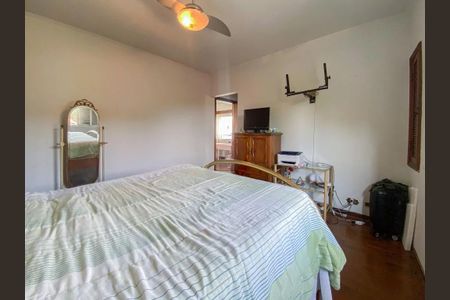 Casa à venda com 428m², 4 quartos e 5 vagasQuarto Suíte 1