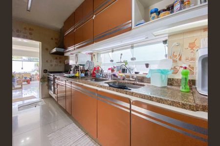 Casa à venda com 428m², 4 quartos e 5 vagasCozinha