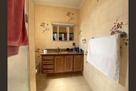 Casa à venda com 428m², 4 quartos e 5 vagasBanheiro Quarto Suíte 2