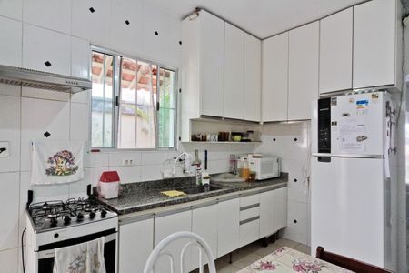 Casa à venda com 150m², 4 quartos e 1 vaga Casa à venda com 150m², 4 quartos e 1 vagaCozinha