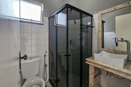 Banheiro de apartamento para alugar com 2 quartos, 45m² em Campo Grande, Rio de Janeiro